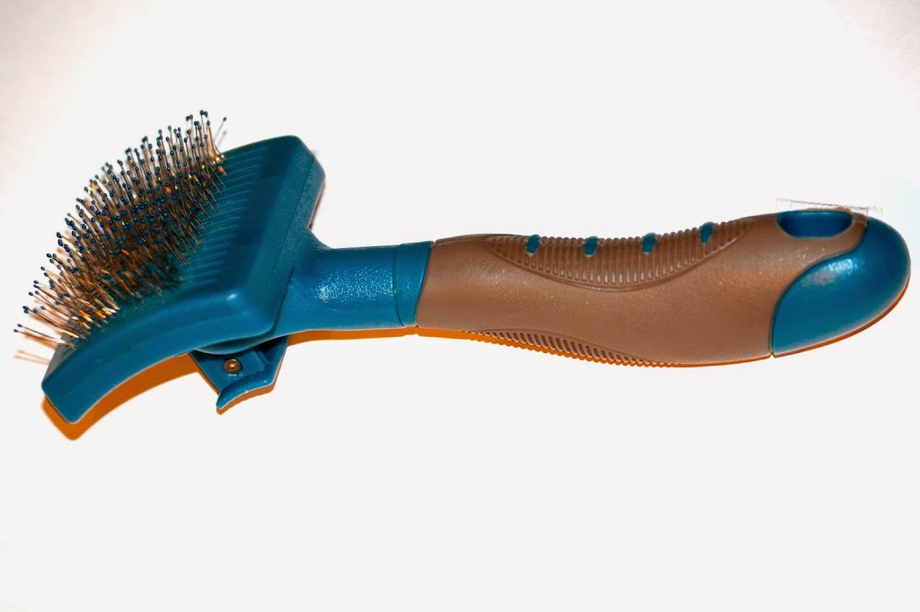 Best cat brush for medium cheap hair