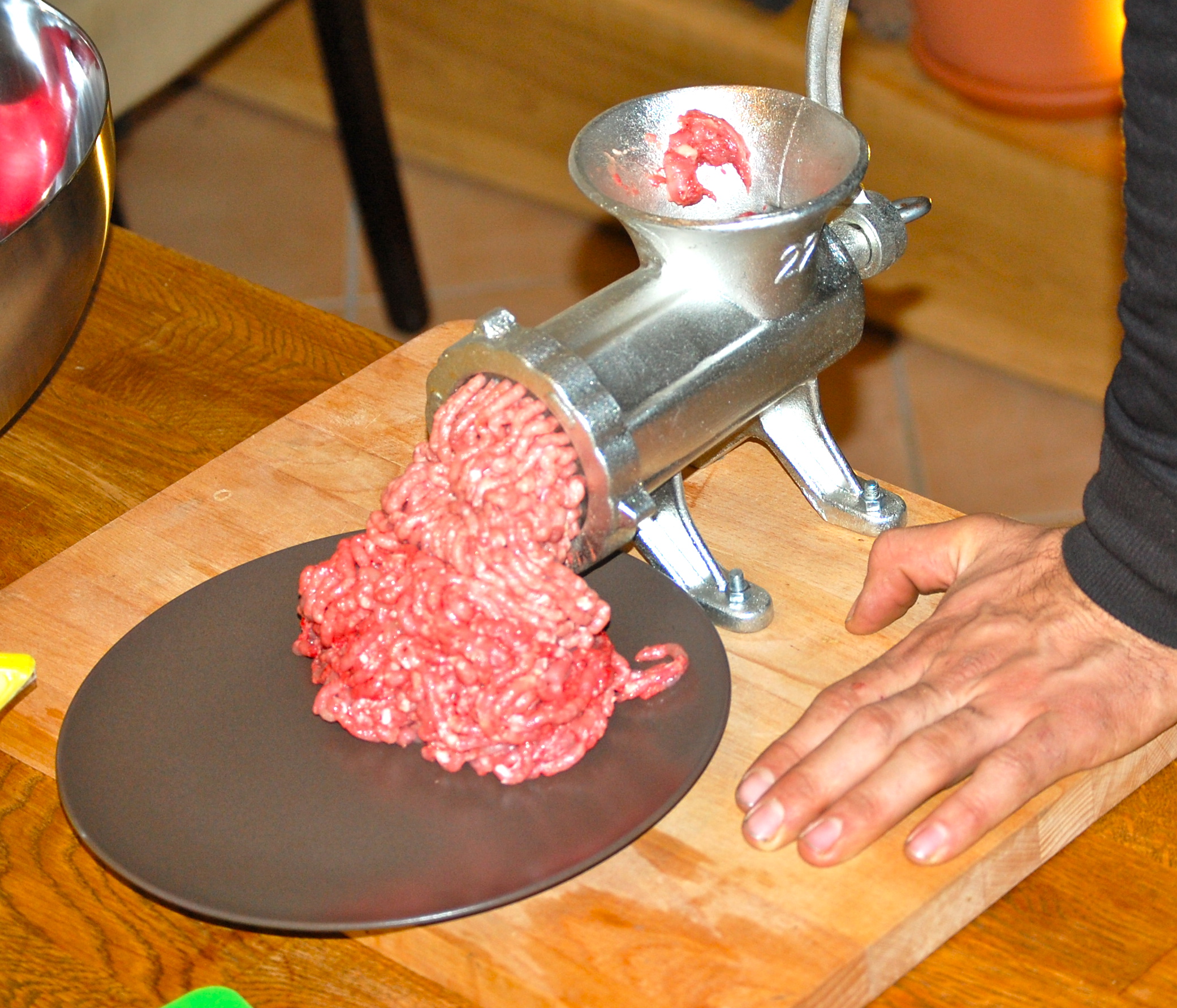 Manual Meat Grinder 2 years of use Meow Lifestyle